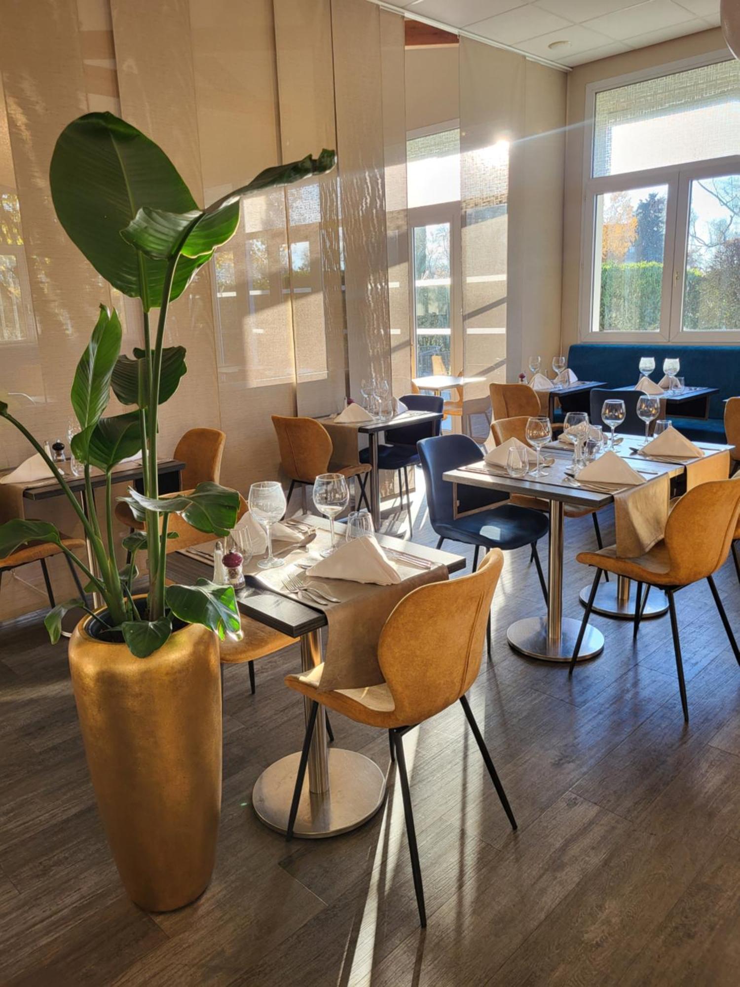 Hotel Restaurant Du Parc Saumur Logis Elegance Екстериор снимка