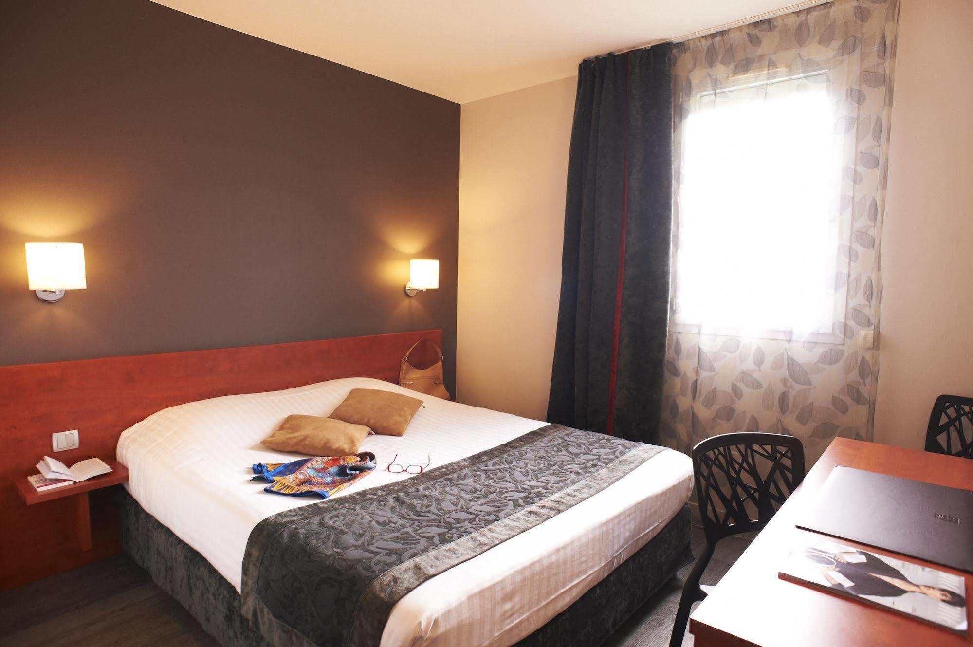 Hotel Restaurant Du Parc Saumur Logis Elegance Екстериор снимка