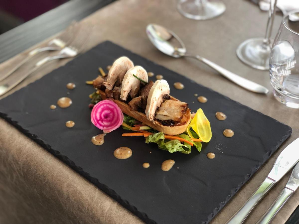 Hotel Restaurant Du Parc Saumur Logis Elegance Екстериор снимка